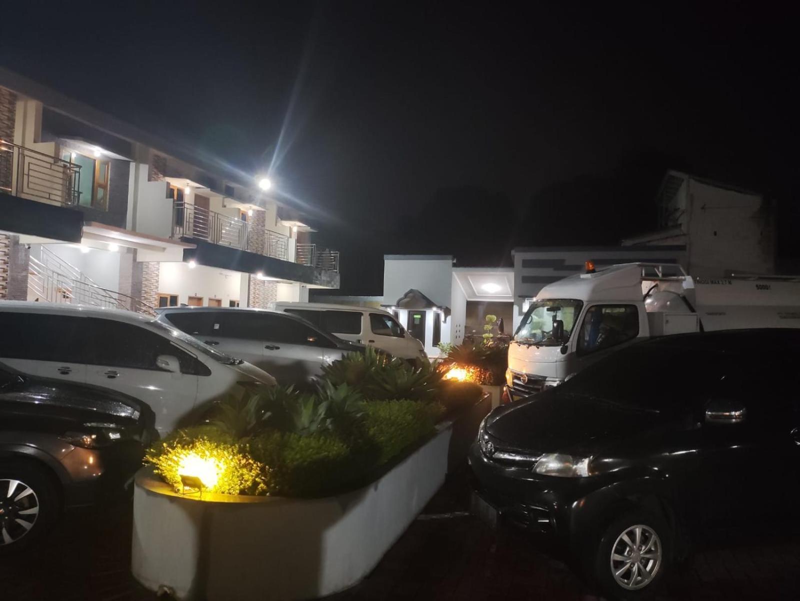 Hotel Cibening Purwakarta Exteriör bild