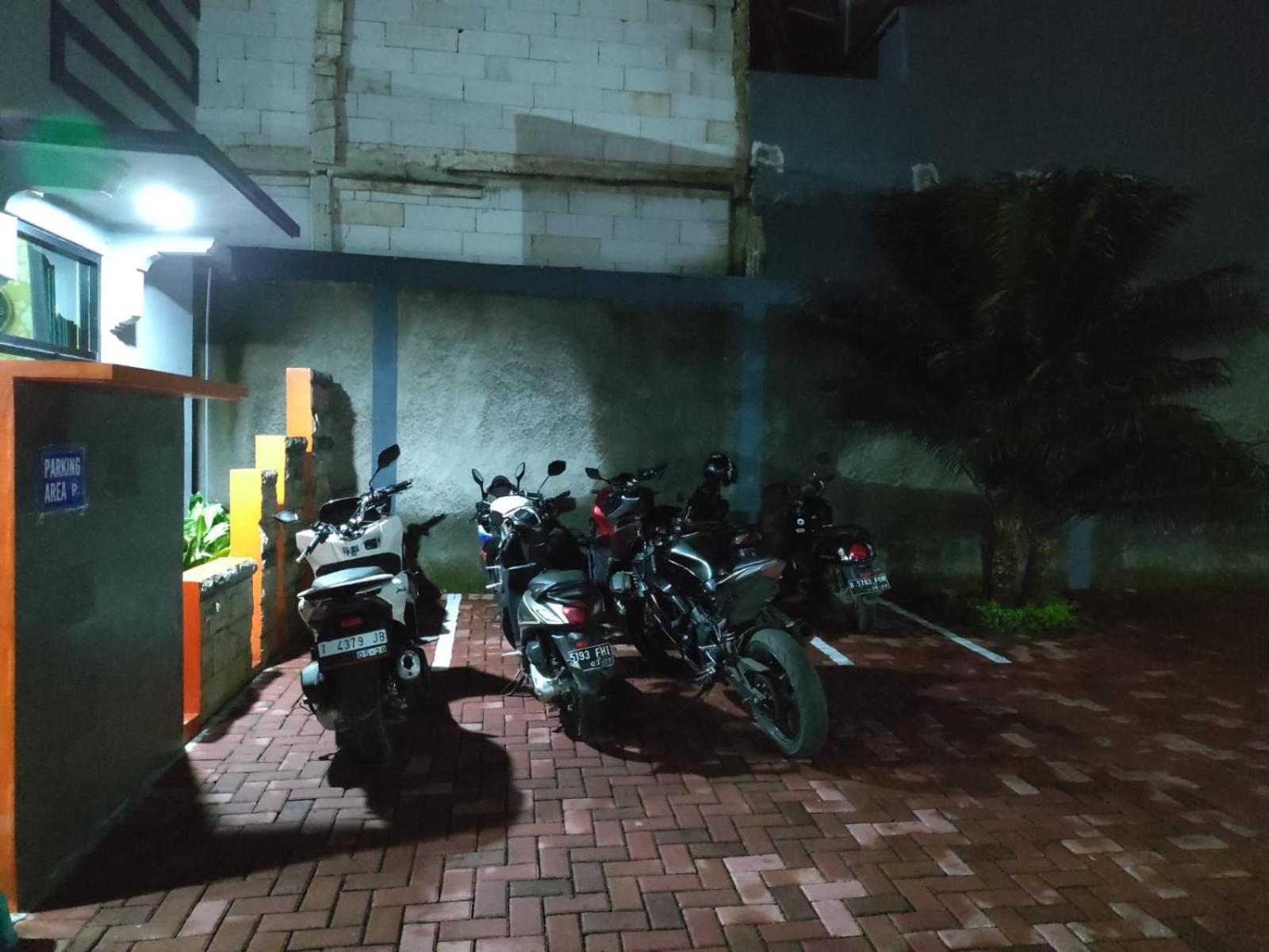 Hotel Cibening Purwakarta Exteriör bild