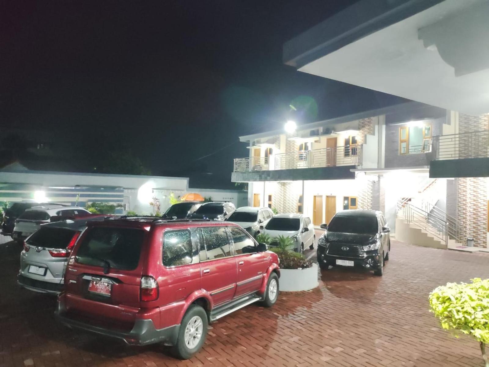Hotel Cibening Purwakarta Exteriör bild