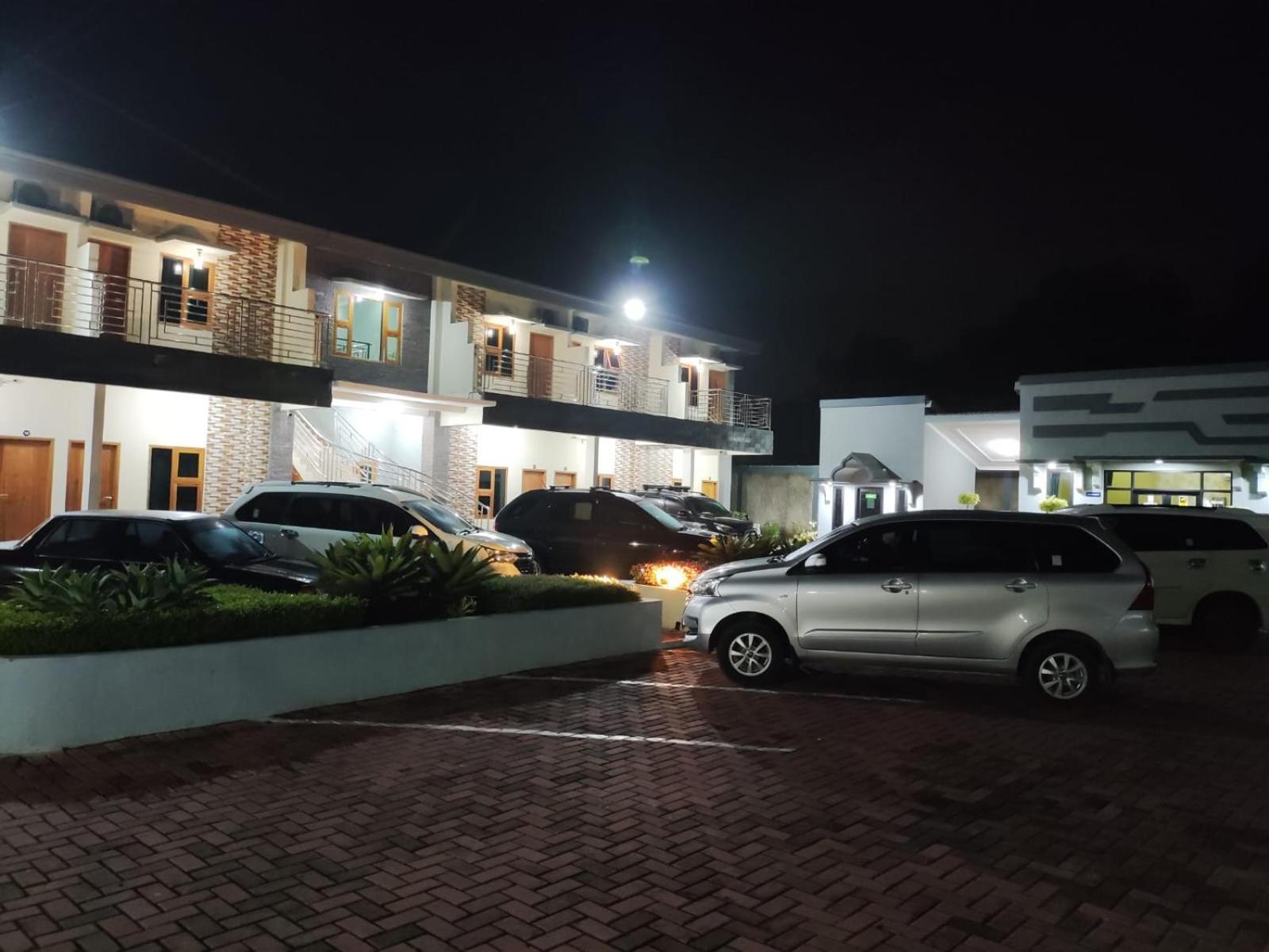 Hotel Cibening Purwakarta Exteriör bild