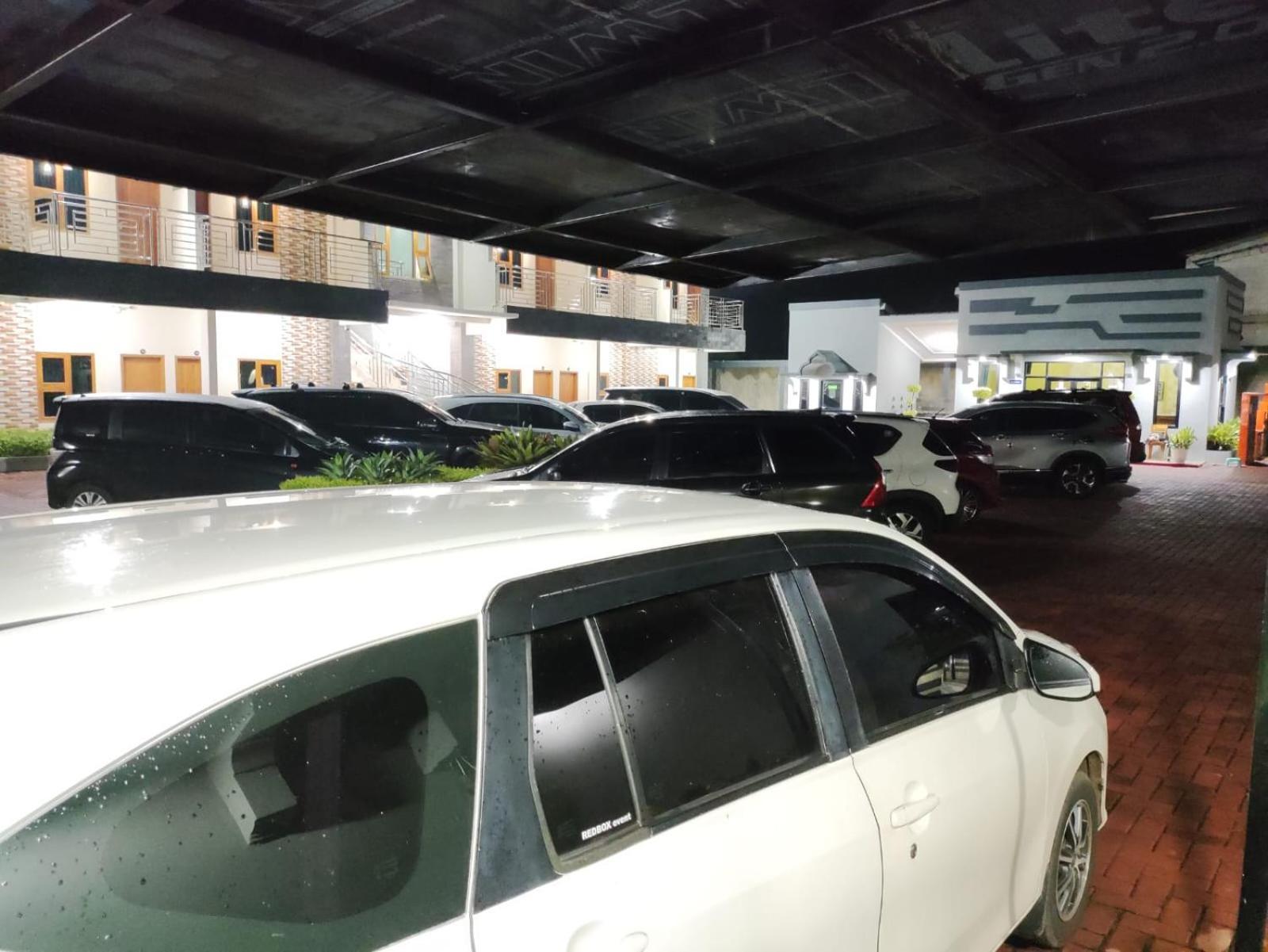 Hotel Cibening Purwakarta Exteriör bild