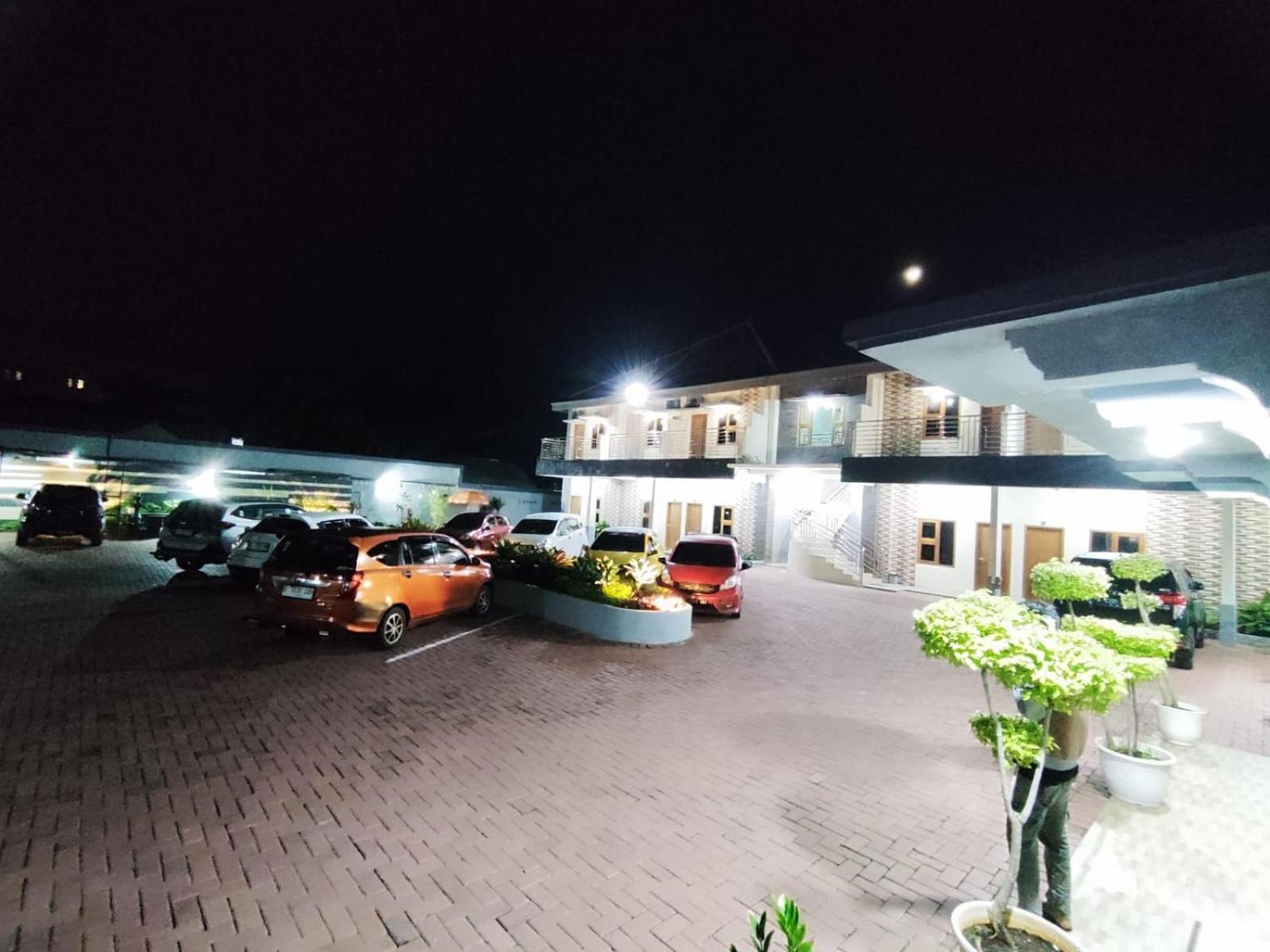 Hotel Cibening Purwakarta Exteriör bild