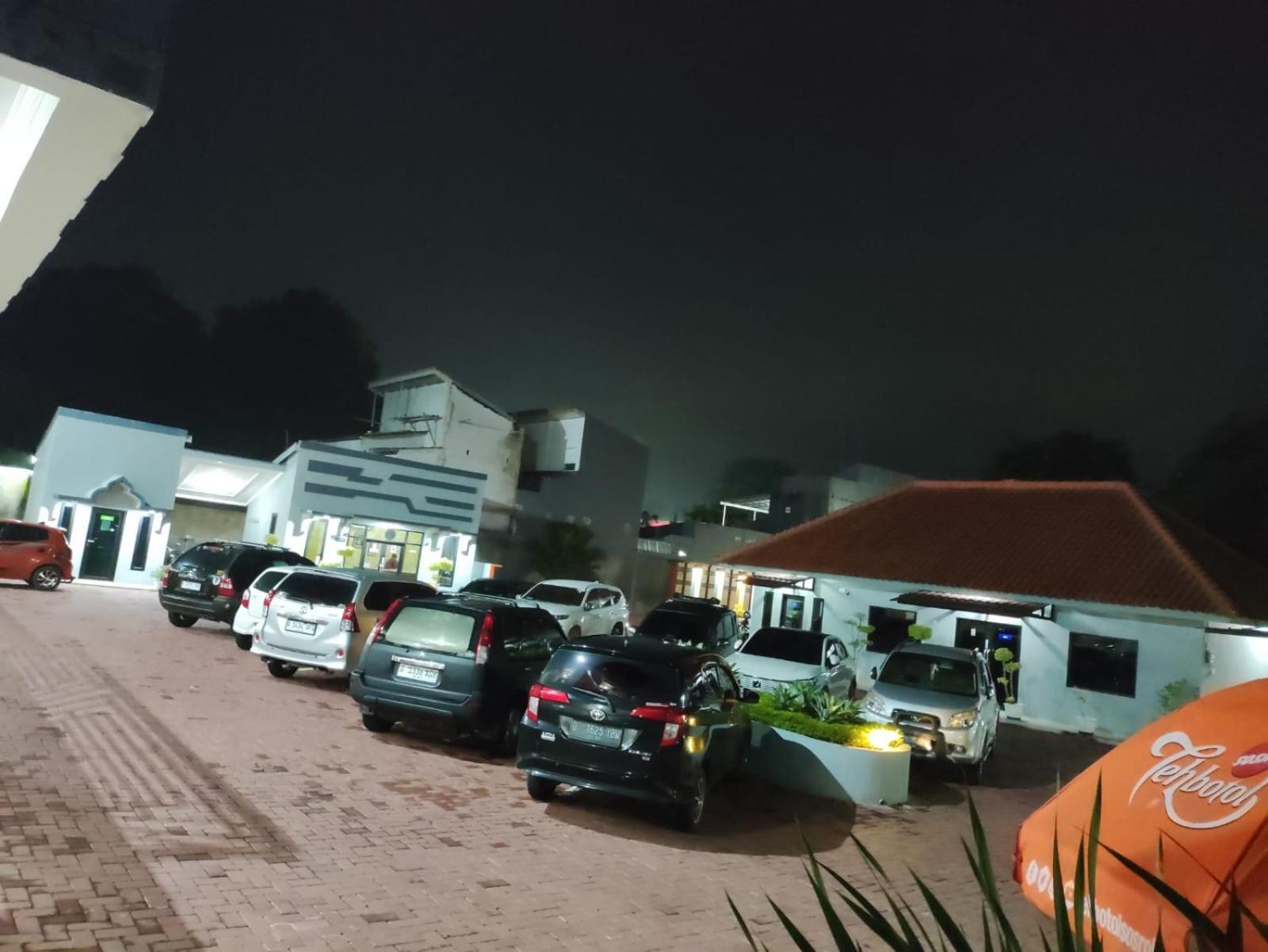 Hotel Cibening Purwakarta Exteriör bild