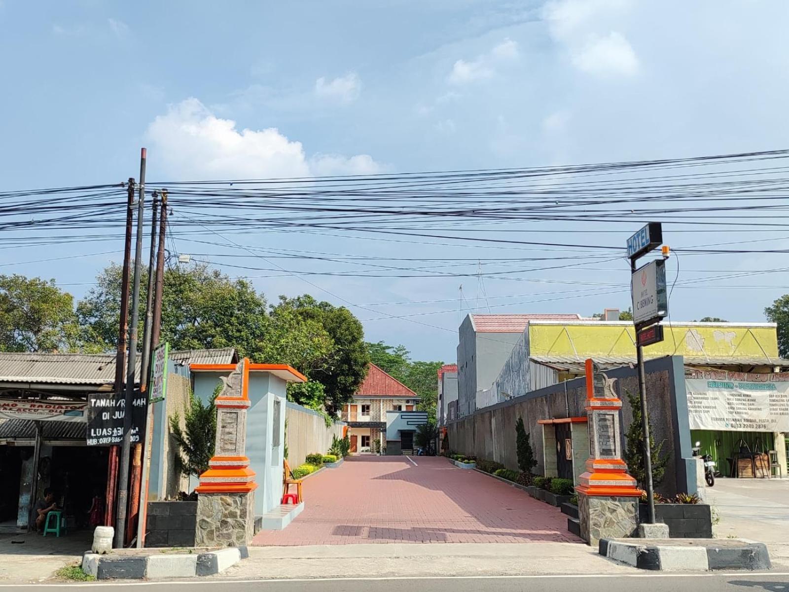 Hotel Cibening Purwakarta Exteriör bild