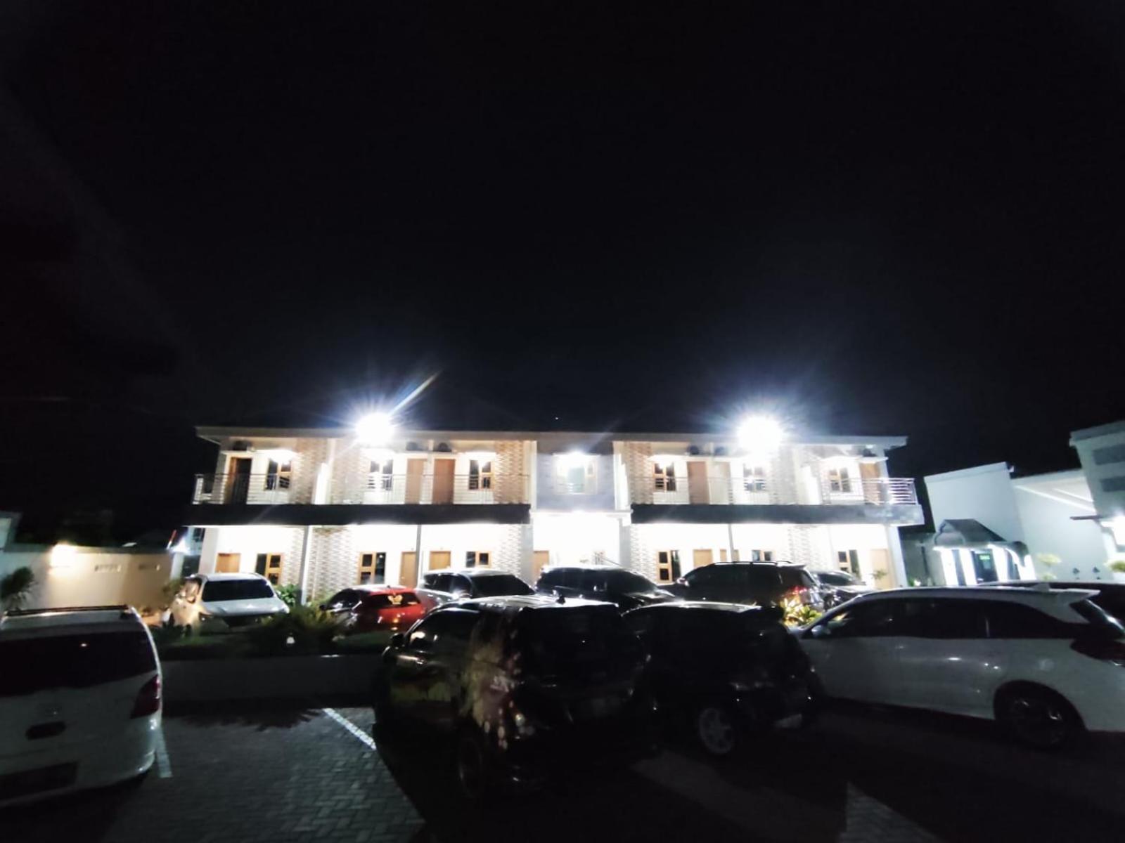 Hotel Cibening Purwakarta Exteriör bild