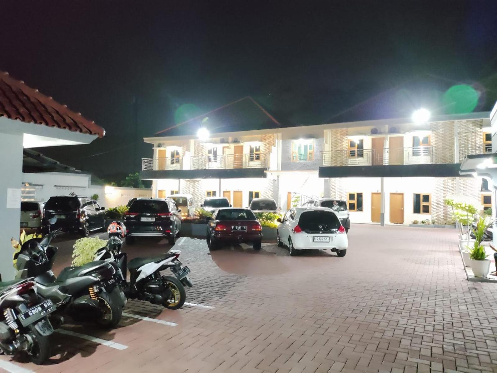 Hotel Cibening Purwakarta Exteriör bild