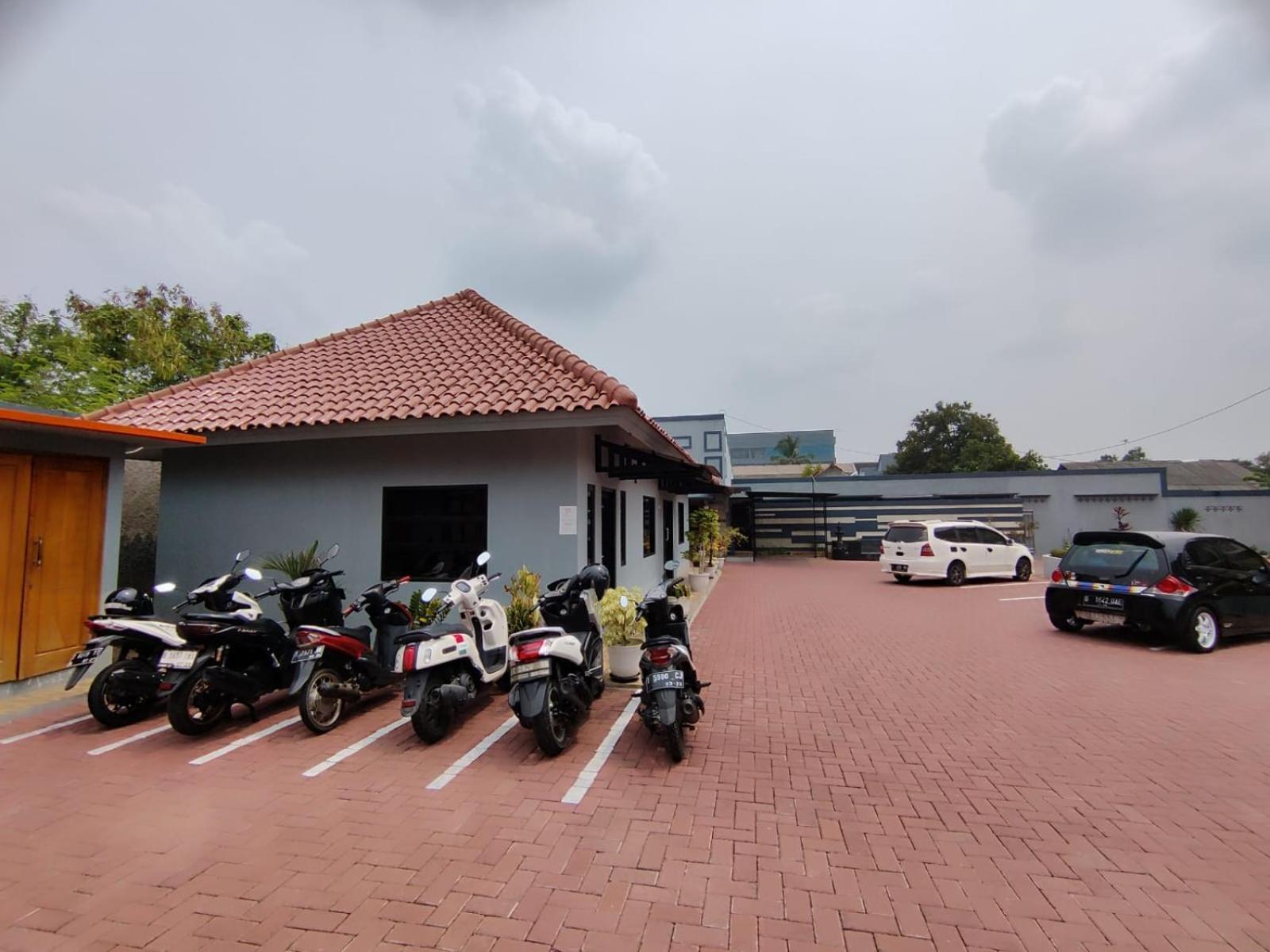Hotel Cibening Purwakarta Exteriör bild