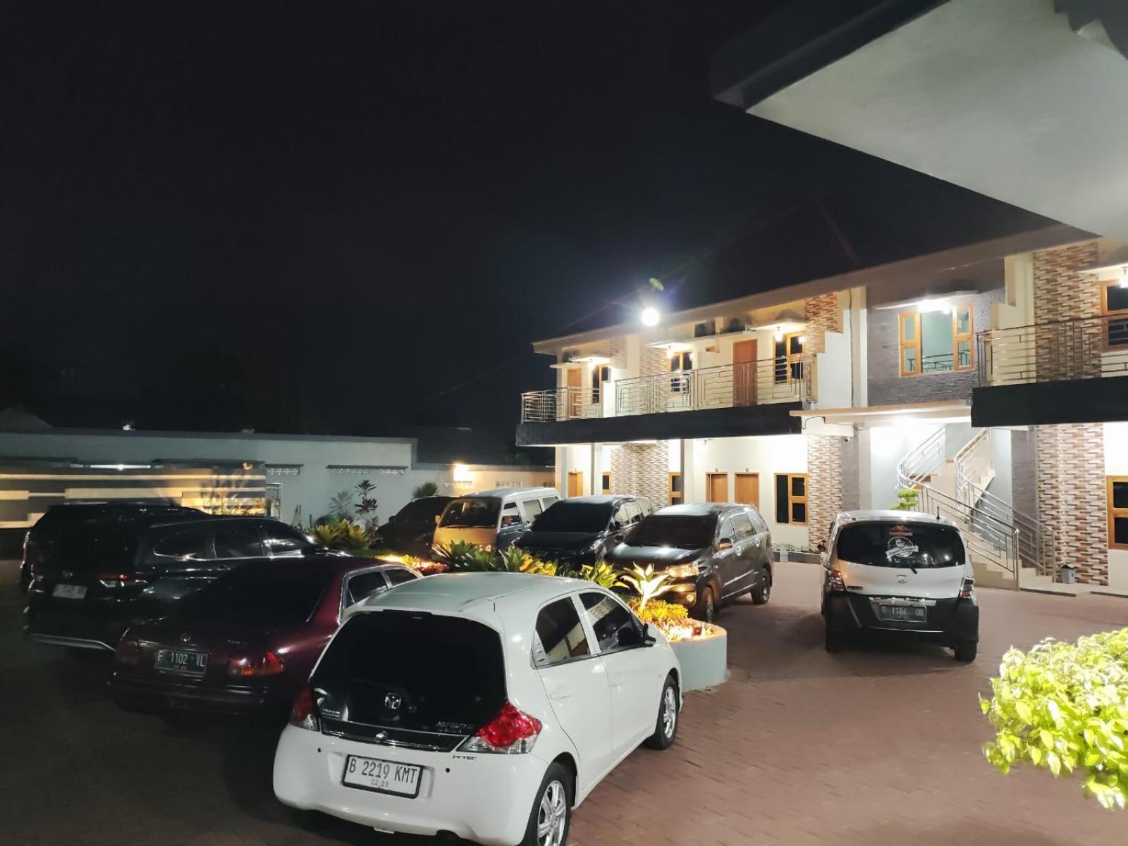 Hotel Cibening Purwakarta Exteriör bild