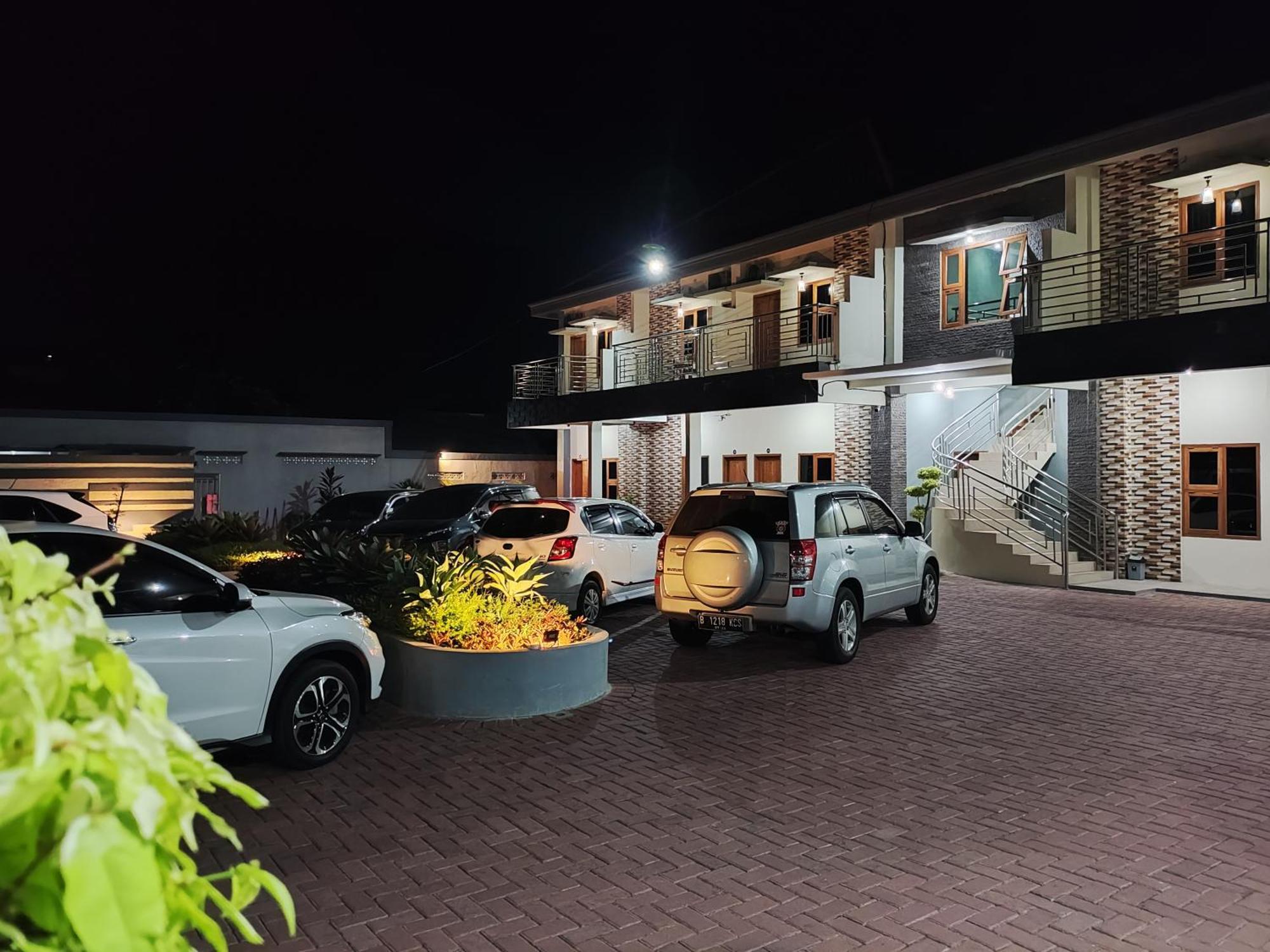 Hotel Cibening Purwakarta Exteriör bild