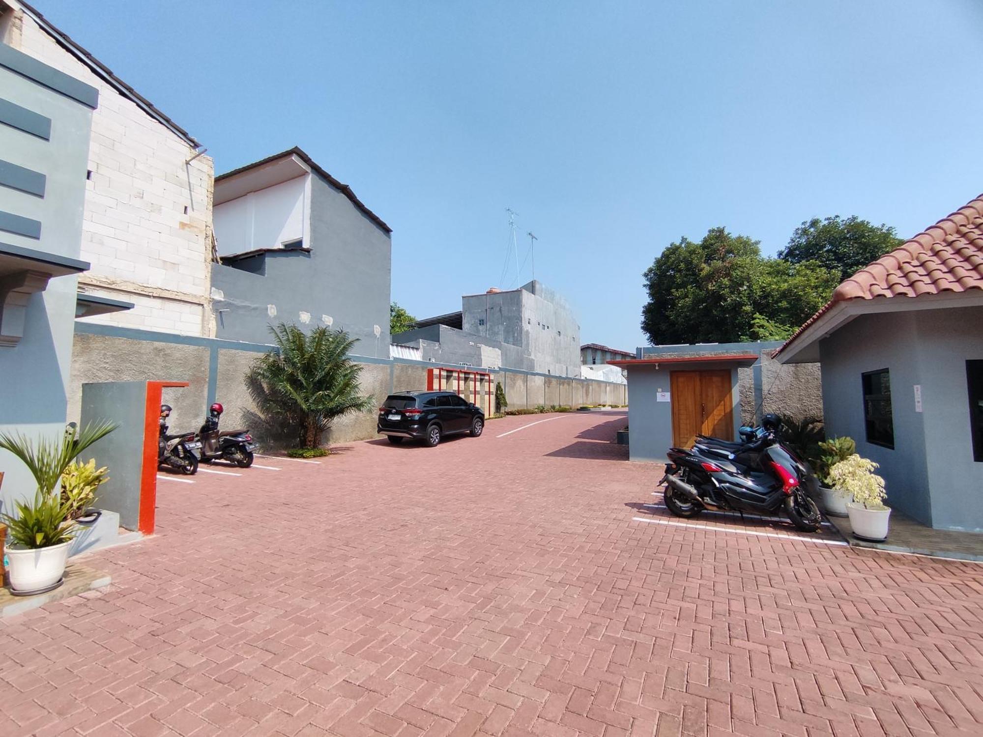 Hotel Cibening Purwakarta Exteriör bild