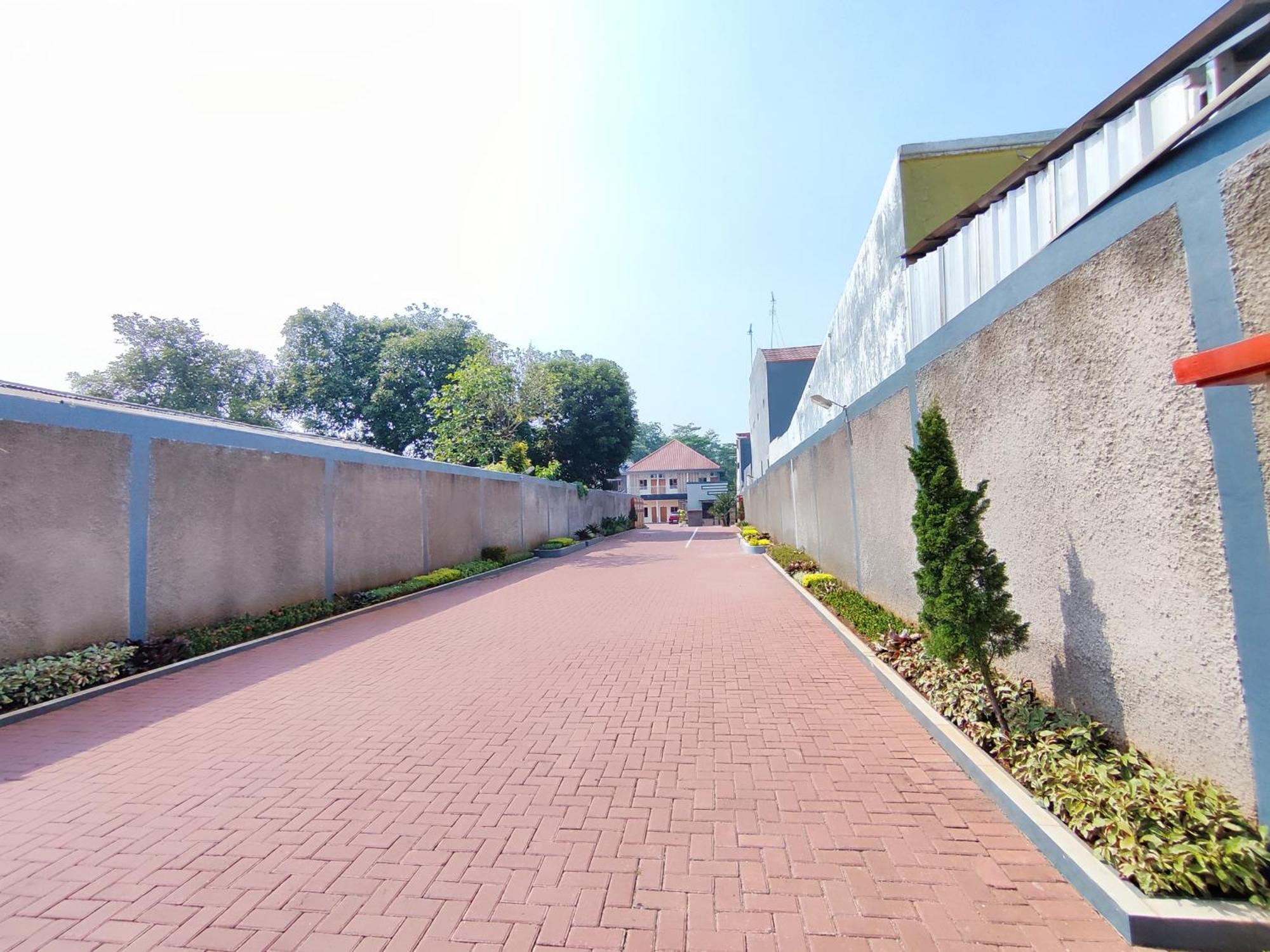 Hotel Cibening Purwakarta Exteriör bild