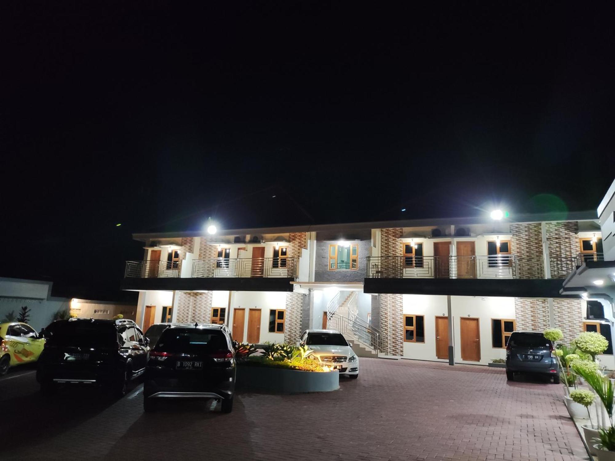 Hotel Cibening Purwakarta Exteriör bild