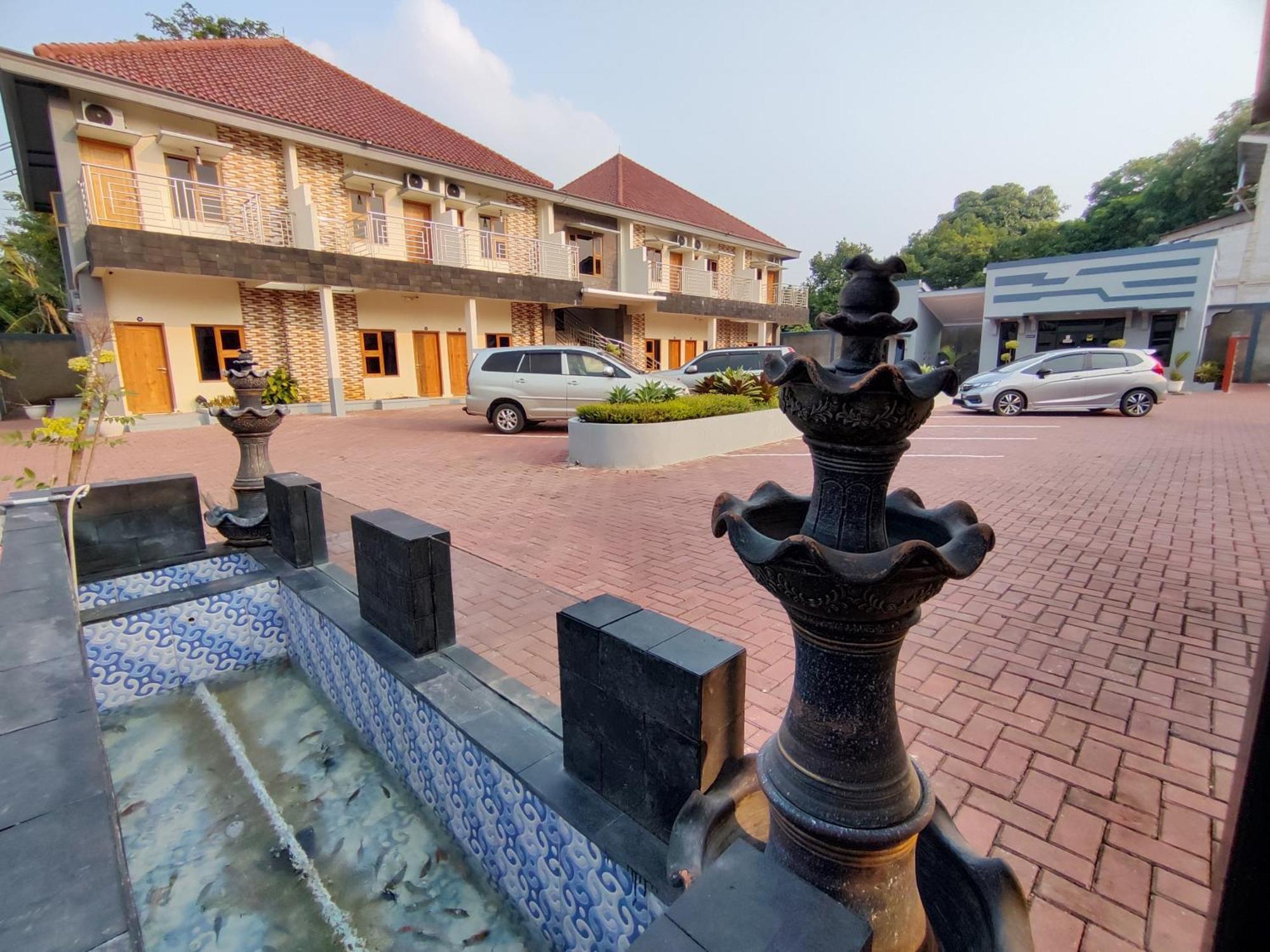 Hotel Cibening Purwakarta Exteriör bild