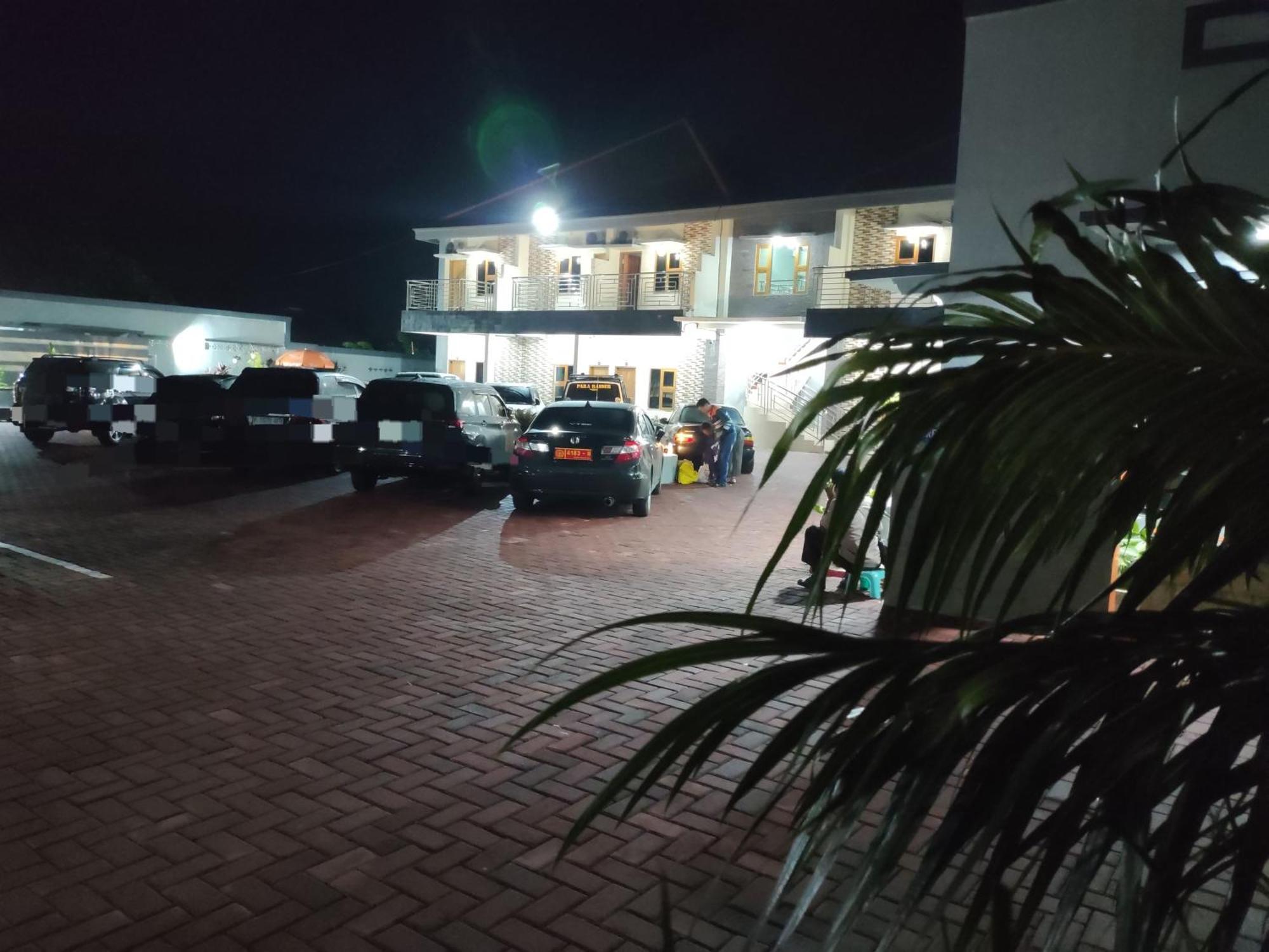 Hotel Cibening Purwakarta Exteriör bild