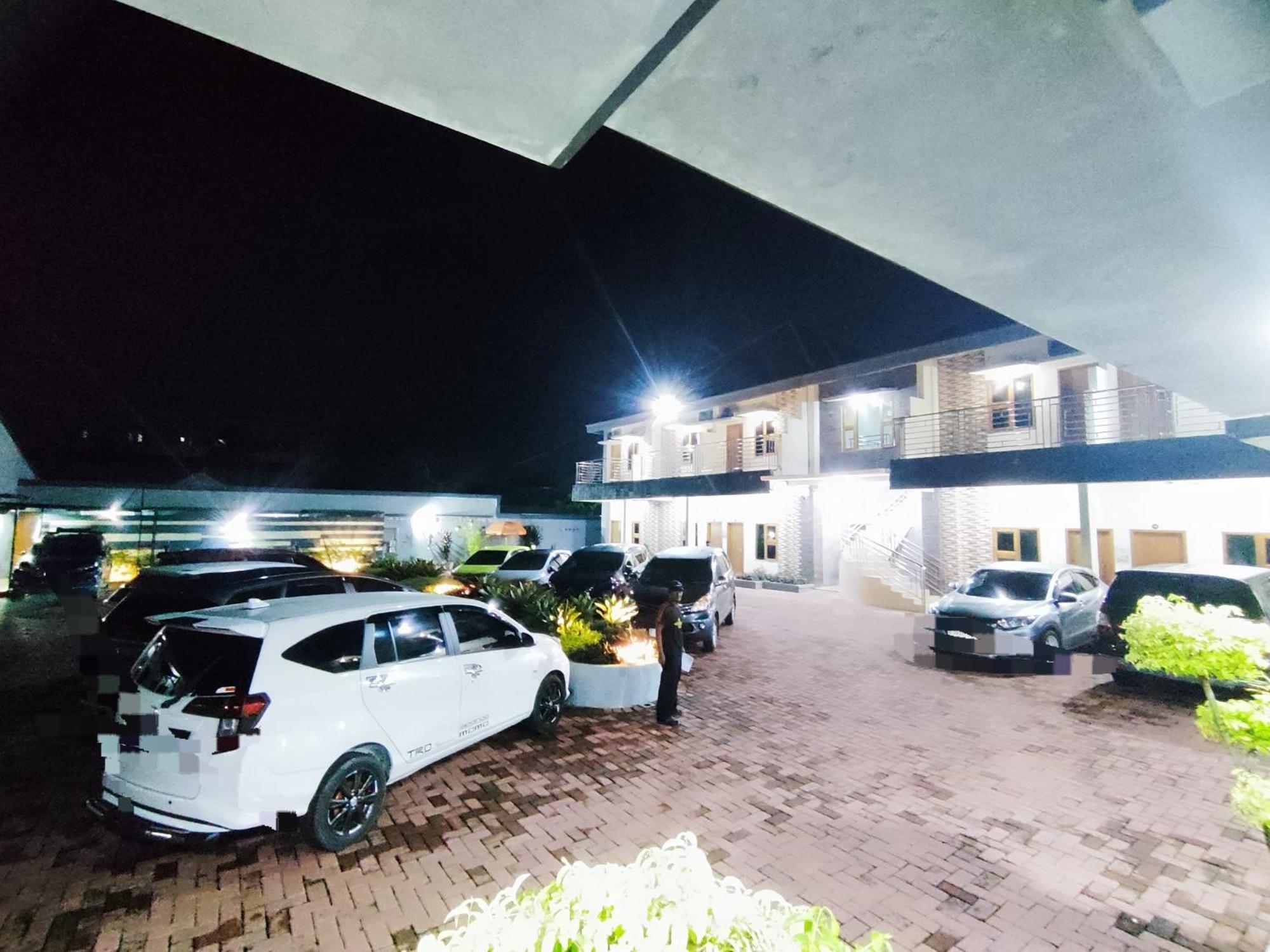 Hotel Cibening Purwakarta Exteriör bild