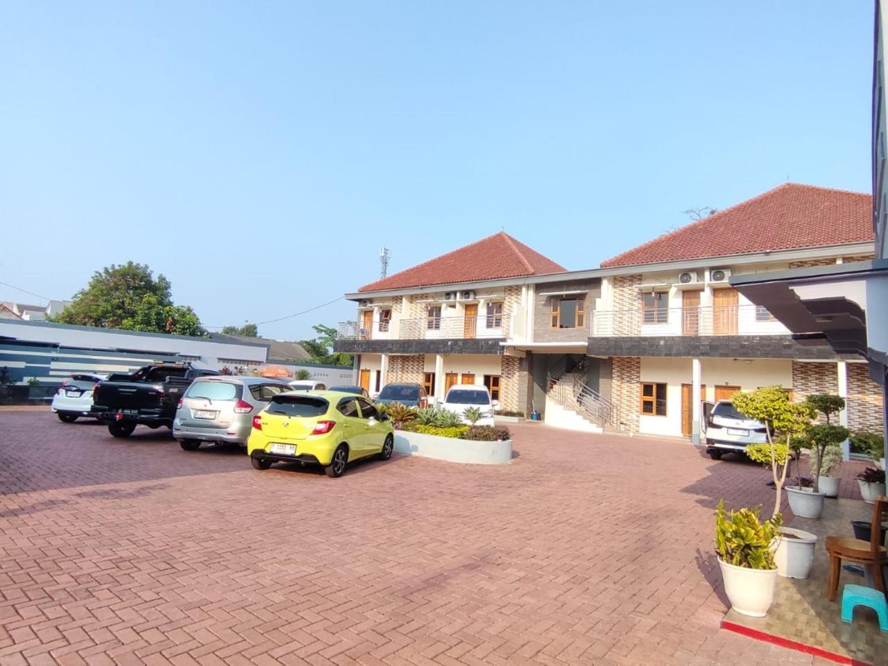 Hotel Cibening Purwakarta Exteriör bild