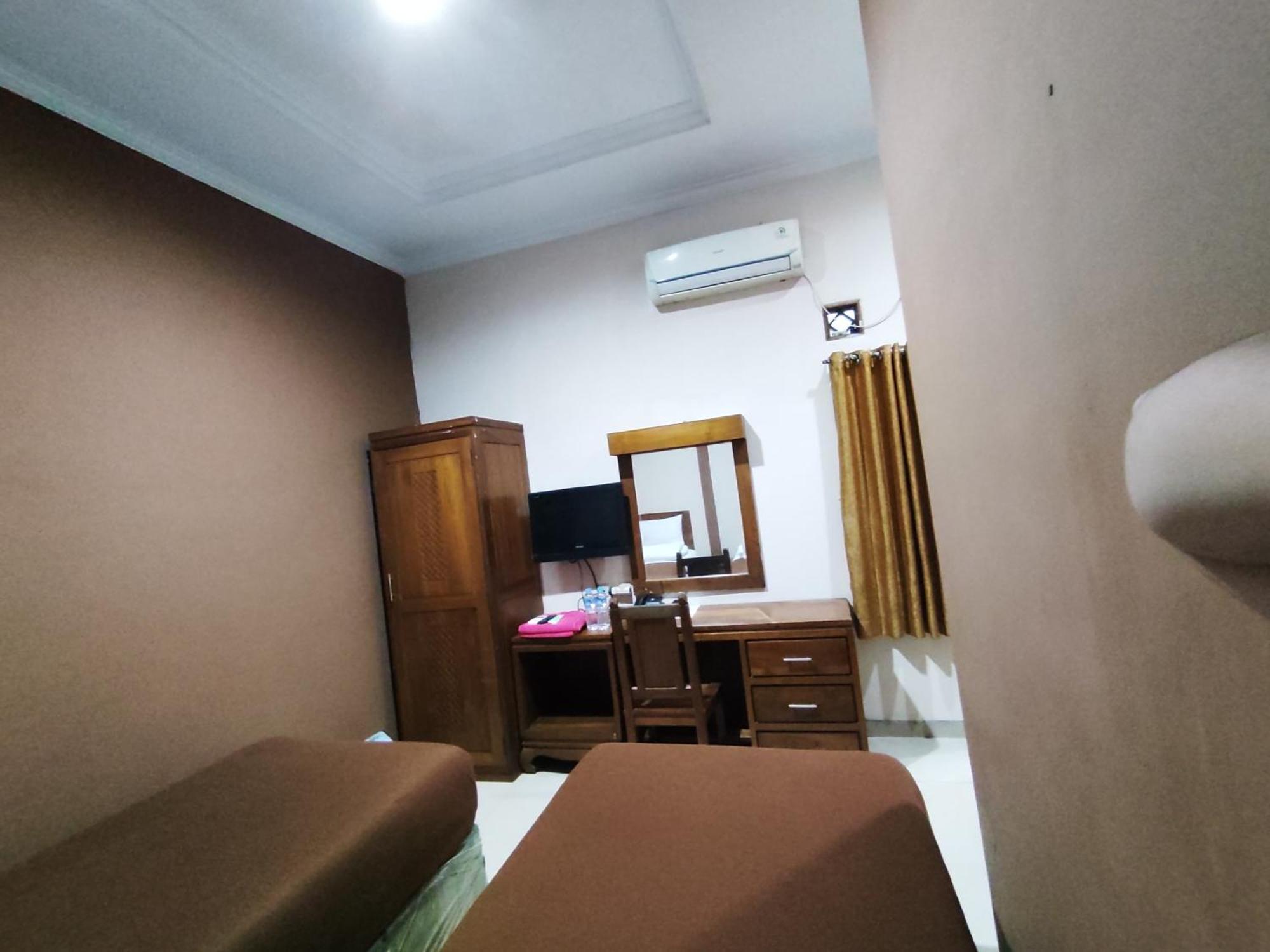 Hotel Cibening Purwakarta Exteriör bild